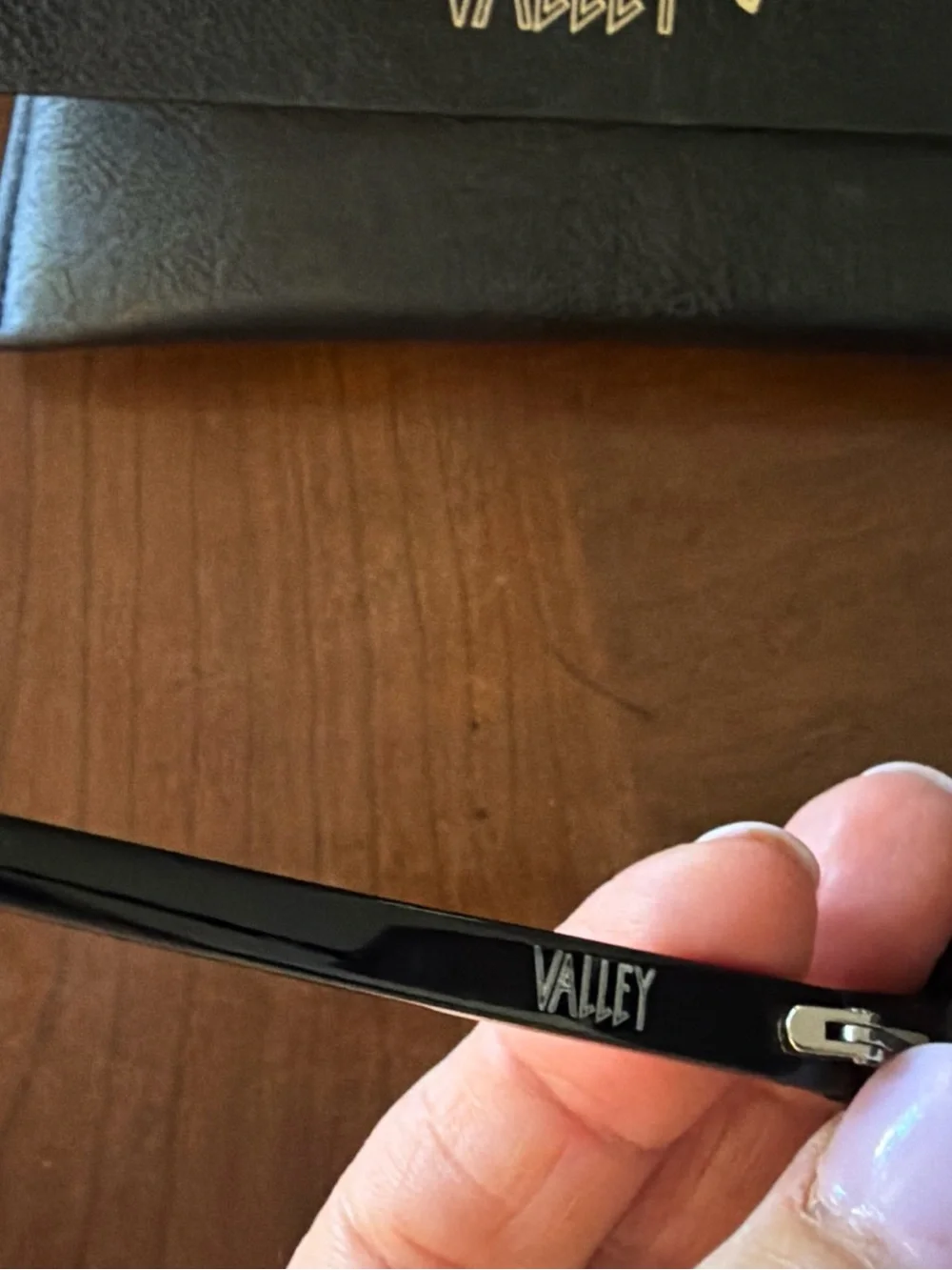 Valley Eyewear BING Sunglasses with Black Case